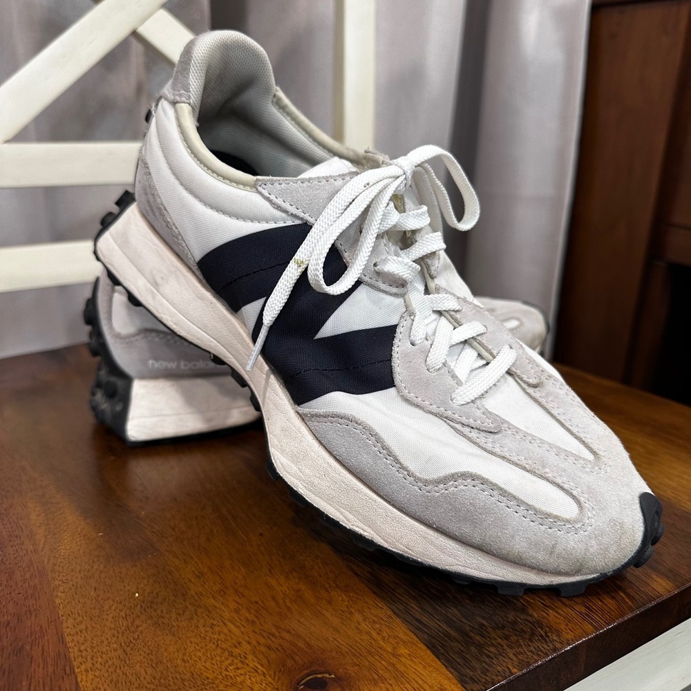 New Balance 327 Sneakers Womens Sea Salt Black Retro Lifestyle Shoes Size 9